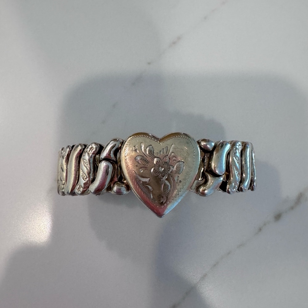Vintage sweet heart bracelet